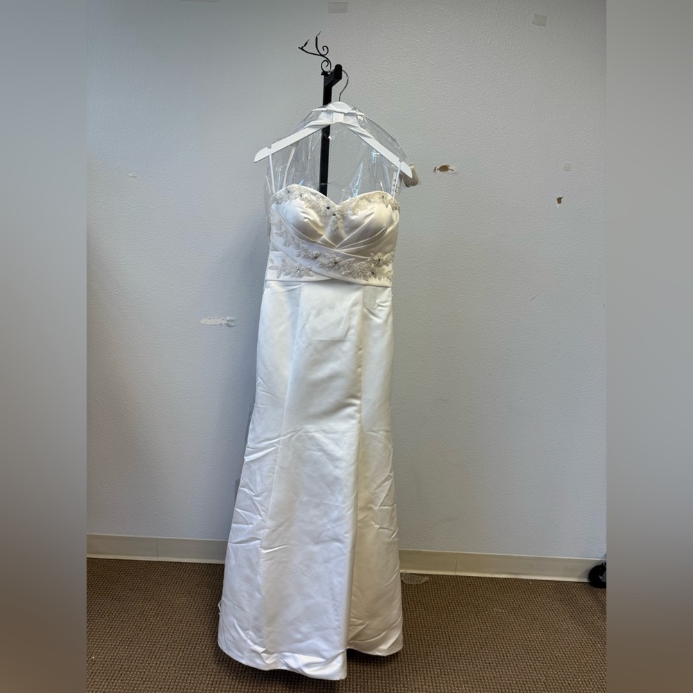 DaVinci Ivory Bridal Gown 8463